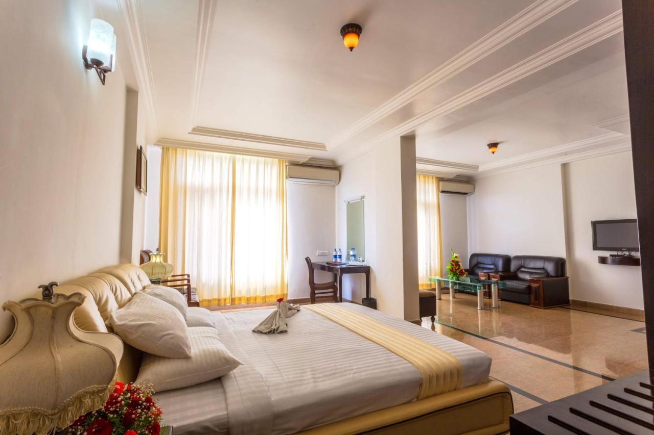 העיר בנגלור Kr Inn Hotel & Convention Centre מראה חיצוני תמונה